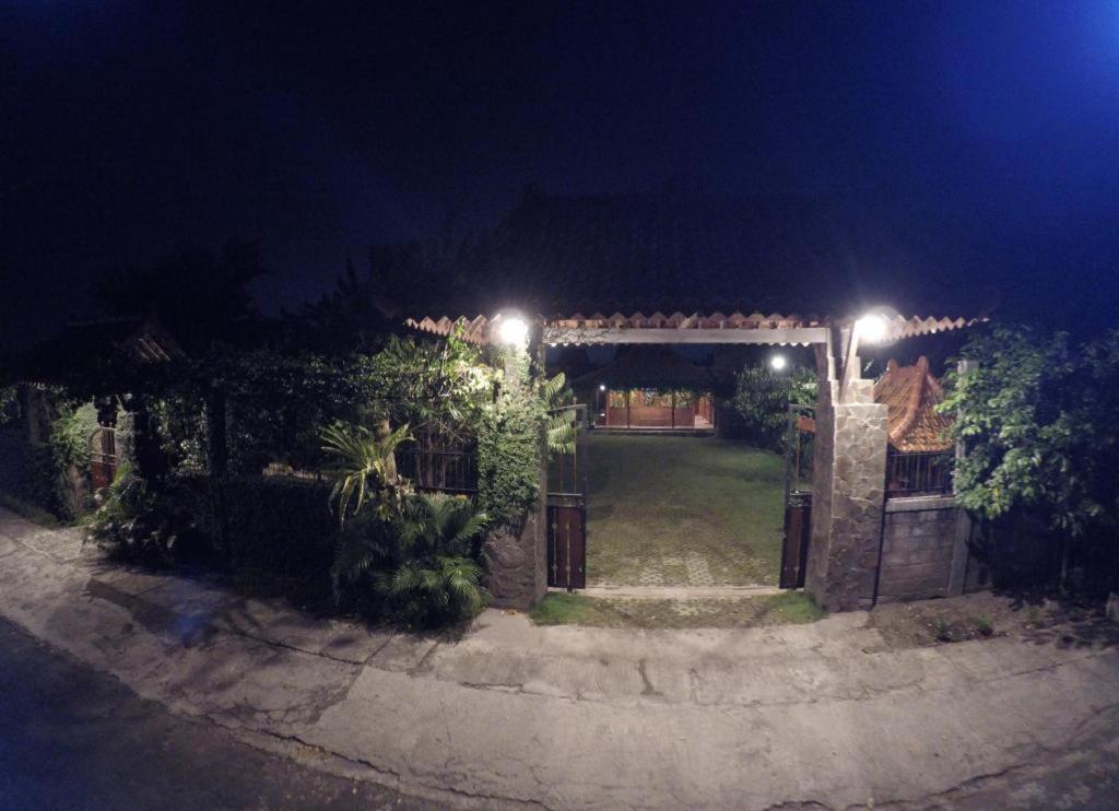 Joglo Ayem Tentrem Tempelanlage Tempelanlage Prambanan Exterior foto